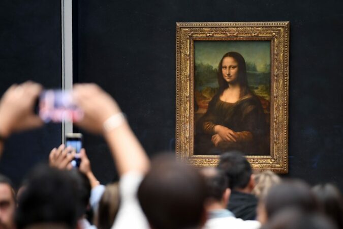 In This File Photograph Taken On October 7 Visitors Take News Photo 1573078559 Scaled