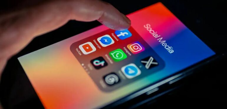 Media Sociale Social Media