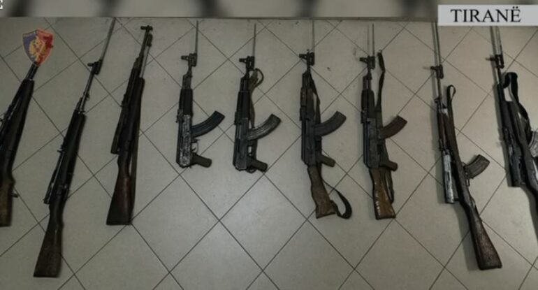 Policia Tirane Arme