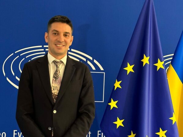 318741385 10158836451957321 7001456321328883956 N