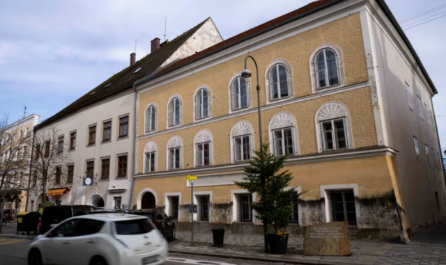 640 0 Hitleripng 814