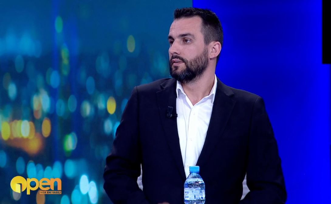 Amnistia, Lapaj: Në emër të amnistimit të qytetarëve, u falën dhe iu ul dënimi të korruptuarve. Janë 15 vepra…