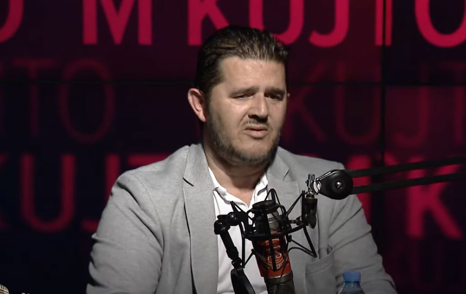 Qisqa yubkalarning erotik fotosuratlari