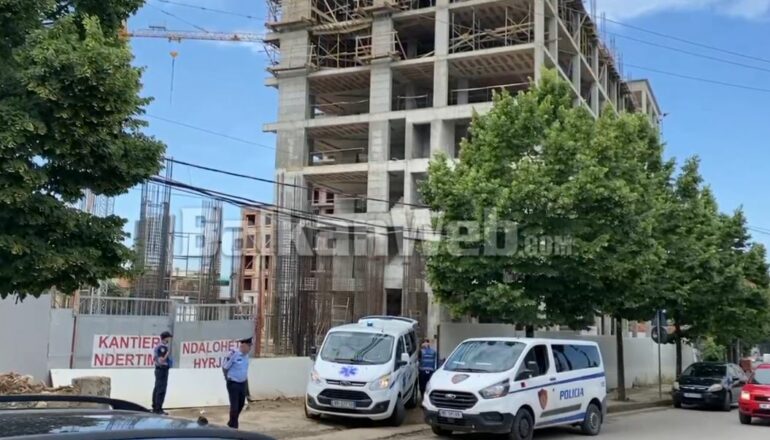 Punetori Bie Nga Kantieri