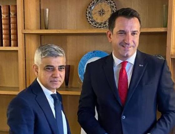 Veliaj uron Sadiq Khan për fitoren e mandatit të tretë si kryetar i Londrës: Fitoi shpresa mbi frikën