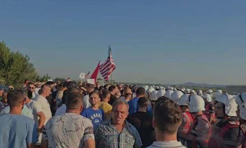 Përfundon protesta në aksin Thumanë-Kashar, qytetarët mbajnë të bllokuar rrugën për 30 minuta