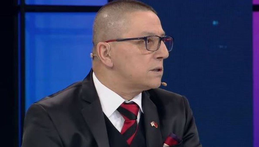Rama porosi të vetëve që të dalin në terren   Pranon se ka humbur luftën digjitale   Meçollari  Do të dalë partia  por do të d   