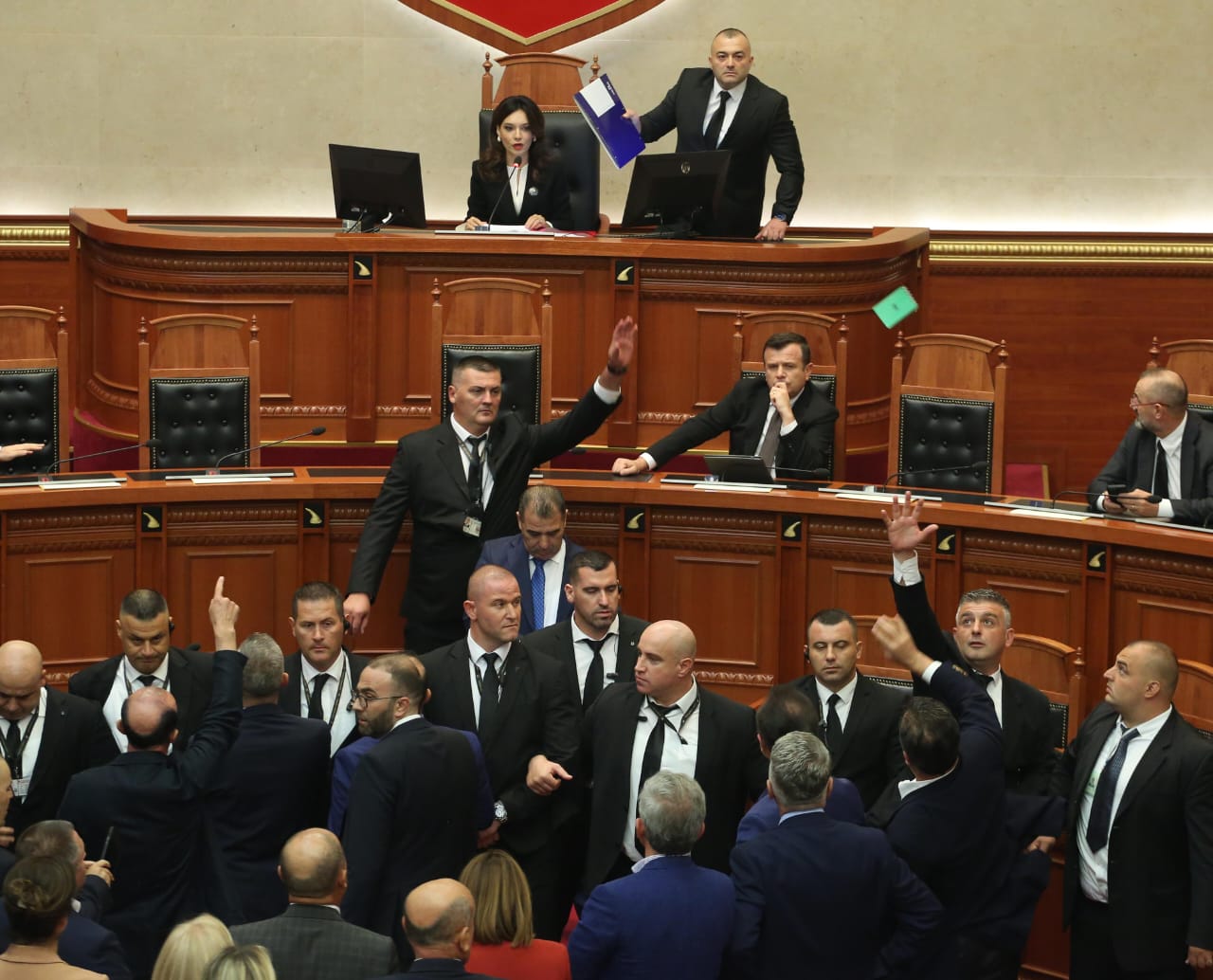 Vizita e Erdogan, anulohet seanca plenare/ Opozita paralajmëroi vijimin e aksionit dhe pjesëmarrjen në Kuvend