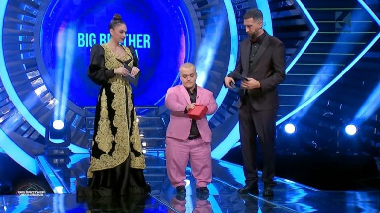 900 0 1732955425xbbvk 563