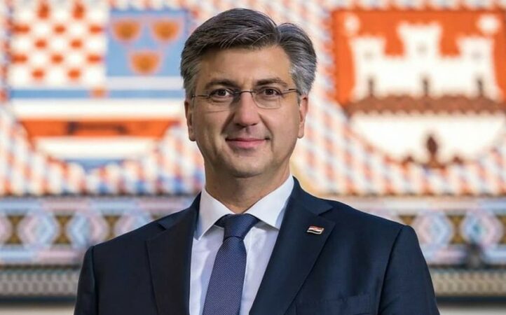 05b3efd0 F796 3534 B739 15503b6ce63d 850