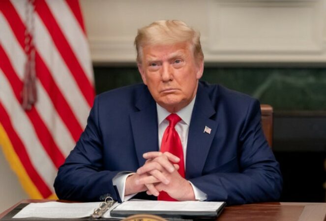 Donald Trump Firmos Dekretin