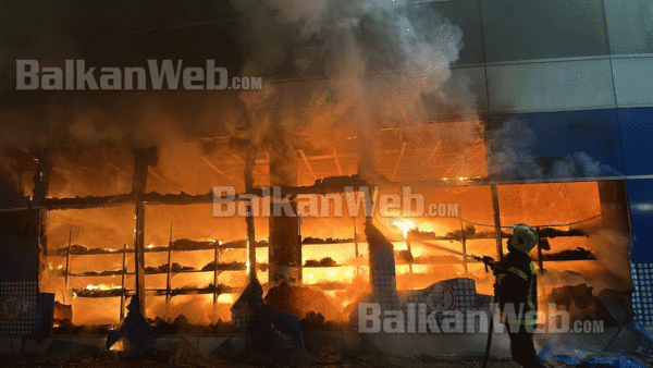 Zjarri Ne Nje Market