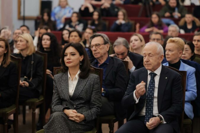 Ea847f6f 439f 4420 92a4 D7521238251e