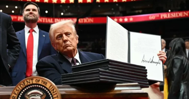 Trump Firma K1zb 1200x630@diario Abc