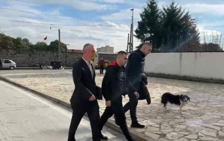 Vetedorezohenizmir Sakica Samuel Troshani 768x484 1 714x450