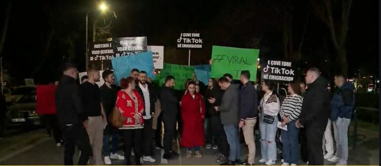 19b043de Eb14 4fed B235 21c4d5322b22