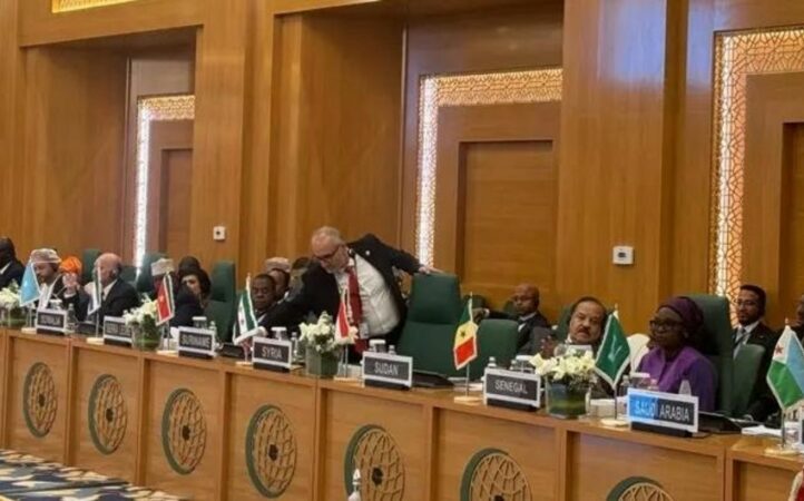 2d845c1e A824 3190 993d 86a0f9bf0b1c 850