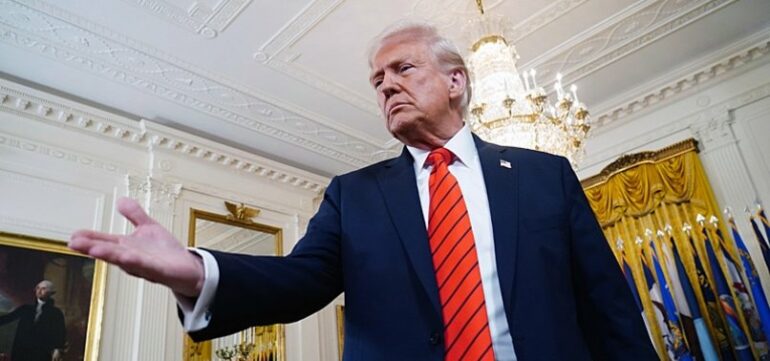 806x378 Trump Signs Order To Dismantle Us Department Of Education 1742505265478