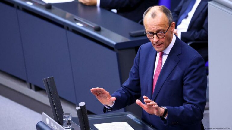 Friedrich Merz Ne Bundestag 22keni Tentuar Per Tre Vjet Te Beni Politike Te Majte Ne Gjermani. Nuk Mund Ta Vazhdoni Me Keshtu22 Tha Kandidati Per Kancelar I Partive Konservatore Cducsu.