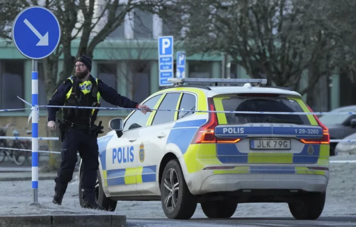 247f9a2e F18c 4ffb 938d E675a423d2f0