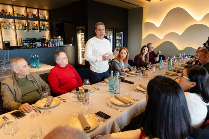 330d8176 0edf 4079 94b7 2e3ce361855f