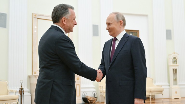 6811397185f54067825339d8