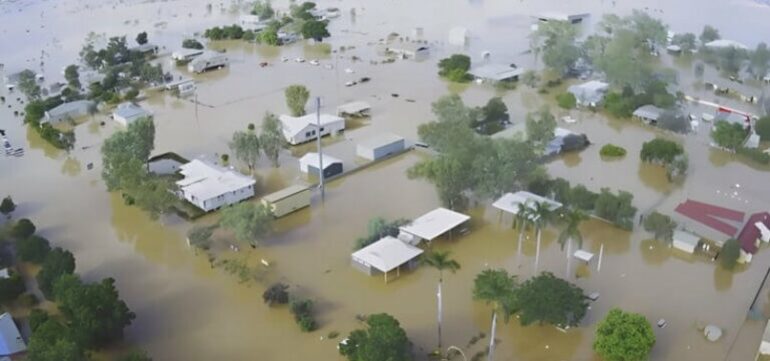 806x378 Australias Queensland Faces Worst Flooding In 50 Years 1743586894680