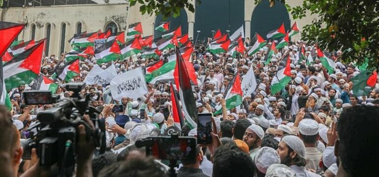 806x378 Thousands Protest In Bangladesh Against Israeli Attacks On Gaza 1744033044569