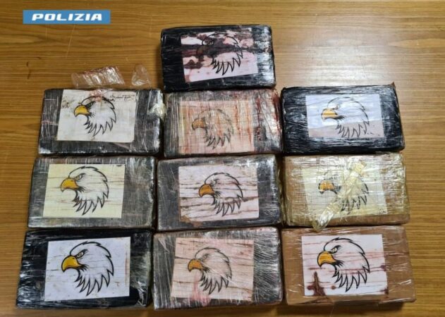 Foto 4 Con Logo 899x641