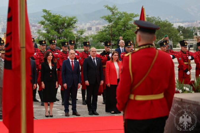 52c8a92e 59d7 4c53 B658 11c5e47d5c90