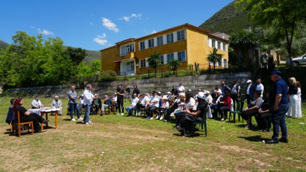 8adc1aa1 B195 4725 8e1a Ef8c5fbcda6e