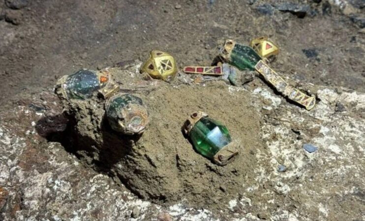 Archaeologists Unveil Hidden Treasure In A 2000 Year Old Alanian Tomb In Chechnya 1536x931