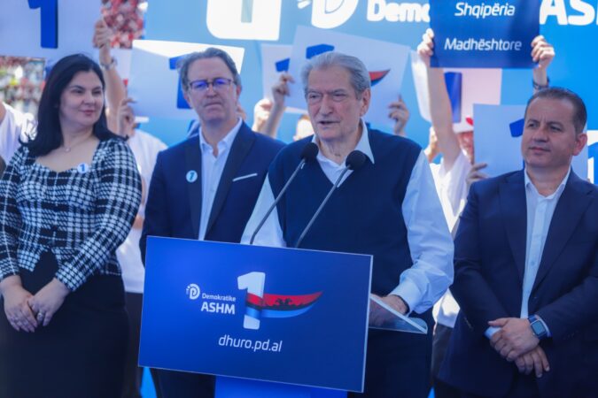 Ca665210 586d 43fc B3e2 19d3203849ef