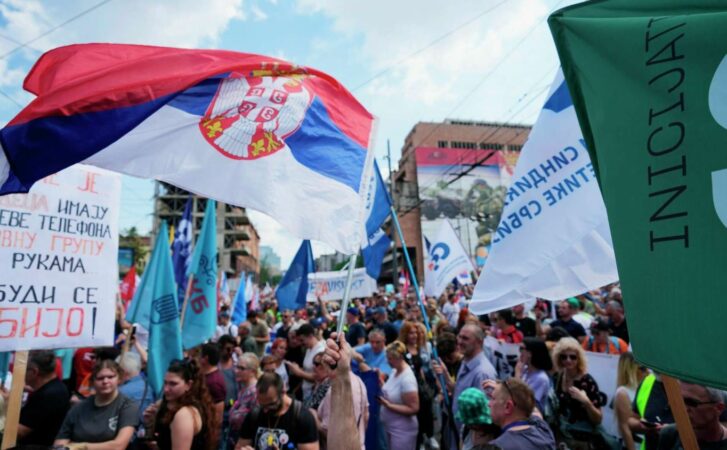 Protesta Serbi