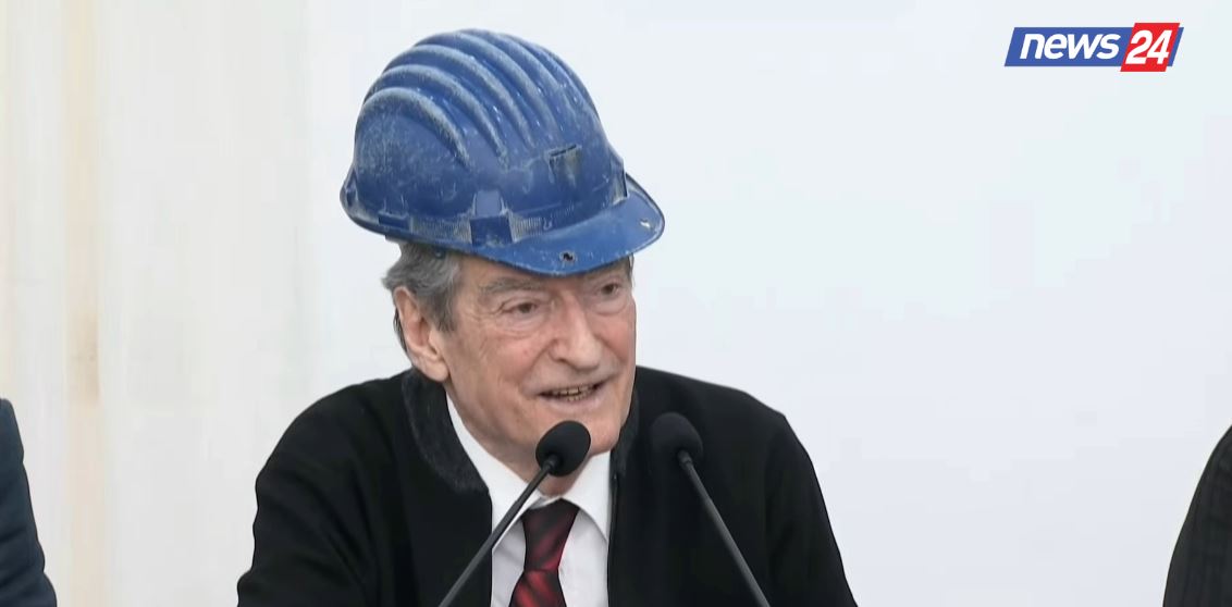 Sali Berisha Me Minatoret 1