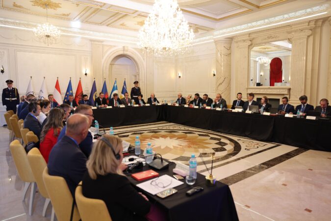 2ede8c01 F781 44fb Bded 7e3312e214b6