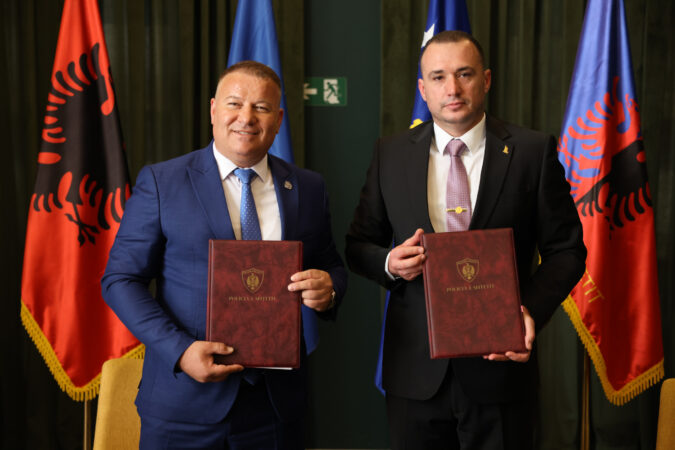 395f8999 Aaed 40a7 9a16 Df44fe8ec2a8