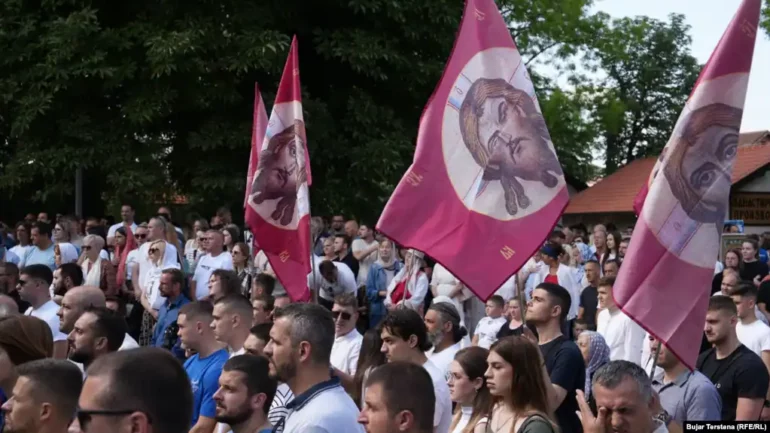 53247700 2aab 44f7 9c57 08dda7e3555c W1023 R1 S