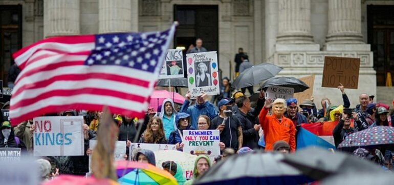 806x378 Tens Of Thousands Of Americans Join Anti Trump Protests Ahead Of Military Parade 1749926485251