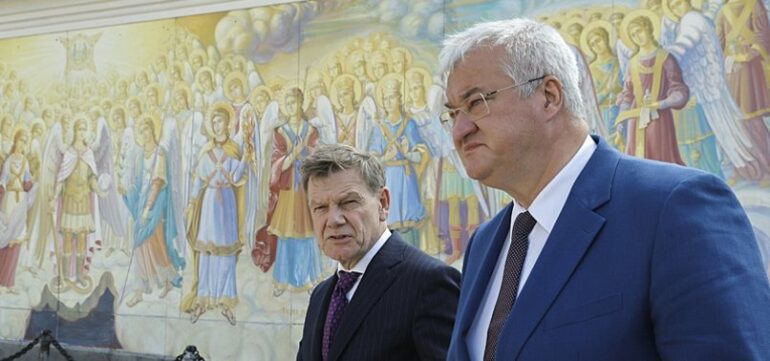 806x378 Ukraine Urges Us Eu To Ramp Up Sanctions On Russia 1751305110720