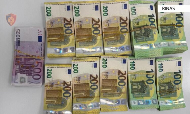 8d9e8e5b 5afb 4617 Ab3a 3c0d6cdaf6a1