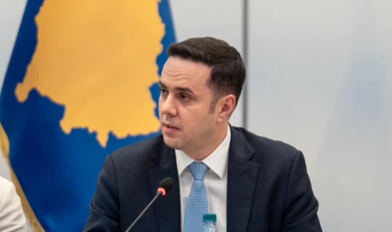 Kreu i LDK  Lumir Abdixhiku voton për zgjedhjet e balotazhit në Kosovë  Pres zgjedhje parlamentare në dhjetor