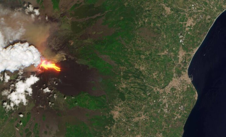 New Satellite Images Capture Mount Etnas Massive Eruption 1200x727