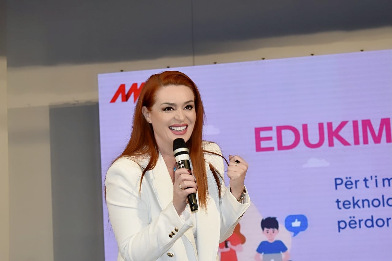 C0e1b6b8 5240 4311 Adae 172f8e7e558e