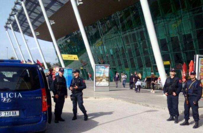 Aeroporti I Rinasit1