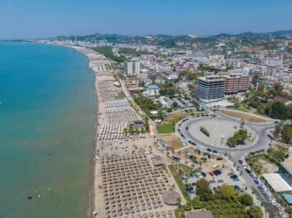 Shutterstock Durres Bregdet Hotele Apartamente Turizem 2500025953 1024x766