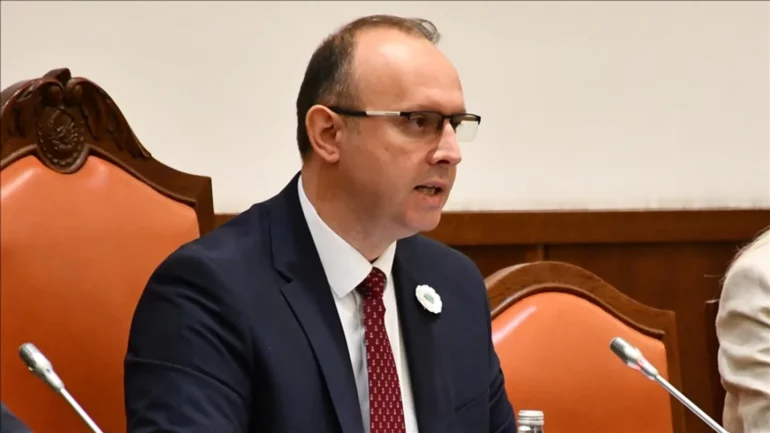 41d76c4b174fdc03bb5a5900acb01c3c03cc61f1852d7fa4aaacdc6b72573005