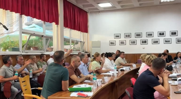 Keshilli Bashkiak Korce