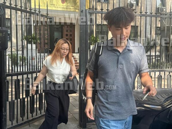 Perfaqesues Te Ambasades Kineze Bankers