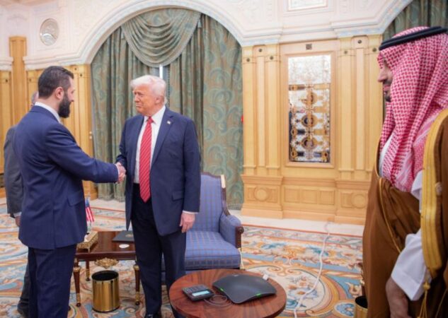 Trump Al Sharaa 696x495